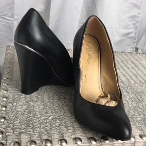 Mia wedges sz 6 black heels